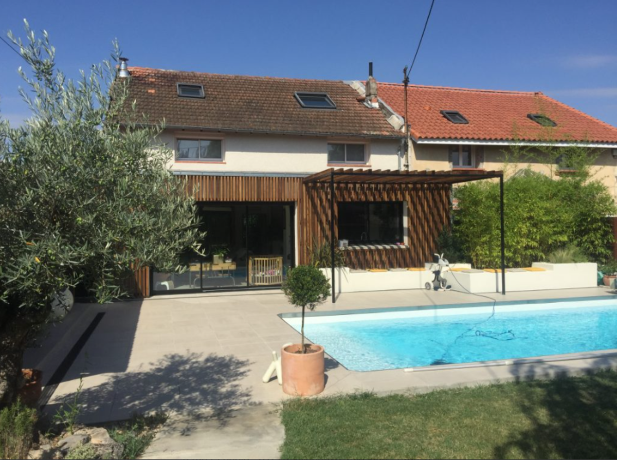 Réalisation de piscine en maçonnerie traditionnelle et carrelage 