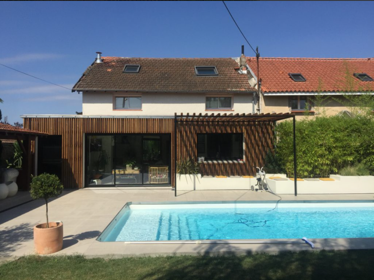 Réalisation de piscine en maçonnerie traditionnelle et carrelage 