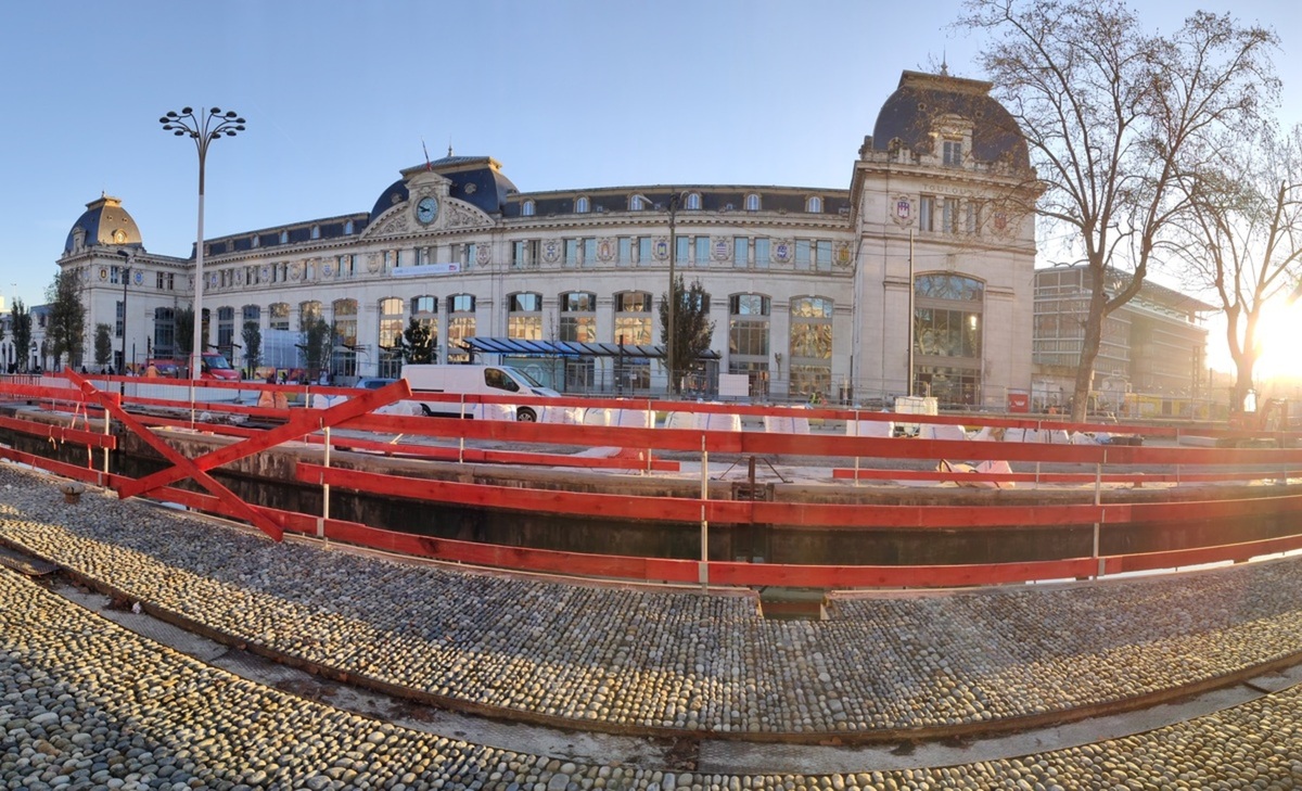 Calade en galets de Garonne , pose sur chant et joints ciment