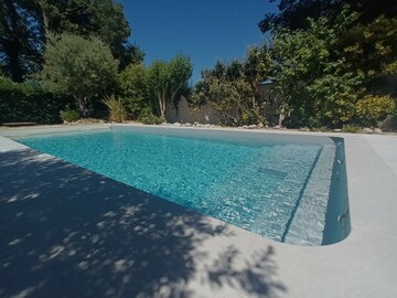 Réalisation de piscine en maçonnerie traditionnelle et carrelage 